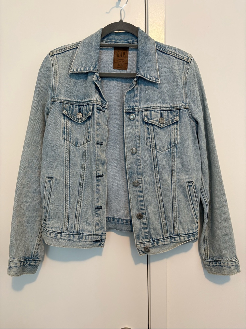 GAP Women’s Light Blue Denim Jean Jacket